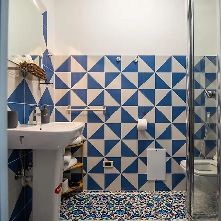 D'angleterre לינה וארוחת בוקר סלרנו